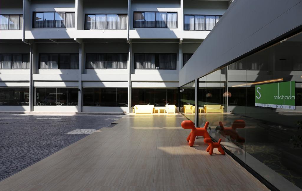 S Ratchada Leisure Hotel - Sha Plus Bangkok Exterior foto The interior of the hotel