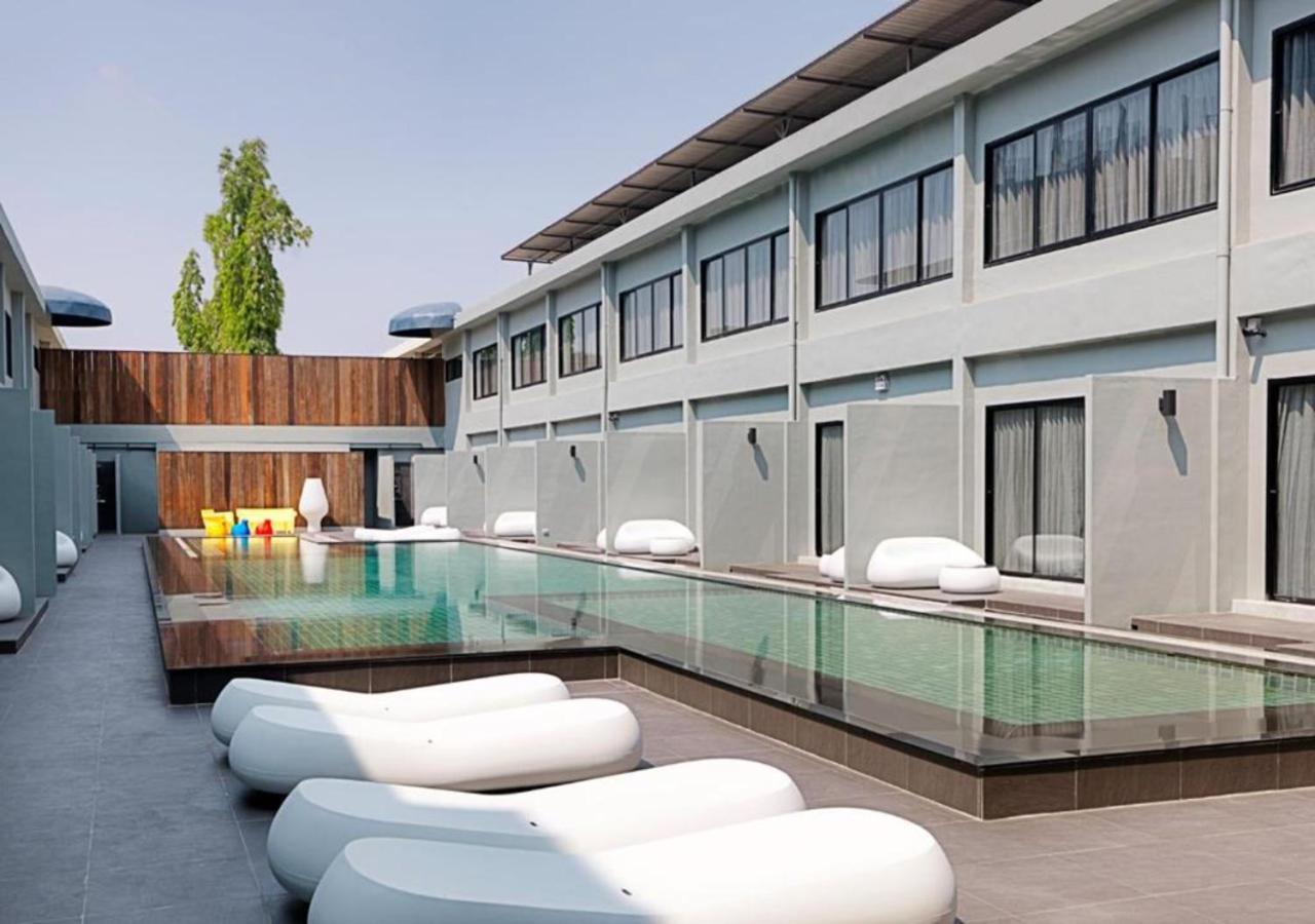 S Ratchada Leisure Hotel - Sha Plus Bangkok Exterior foto The hotel's pool
