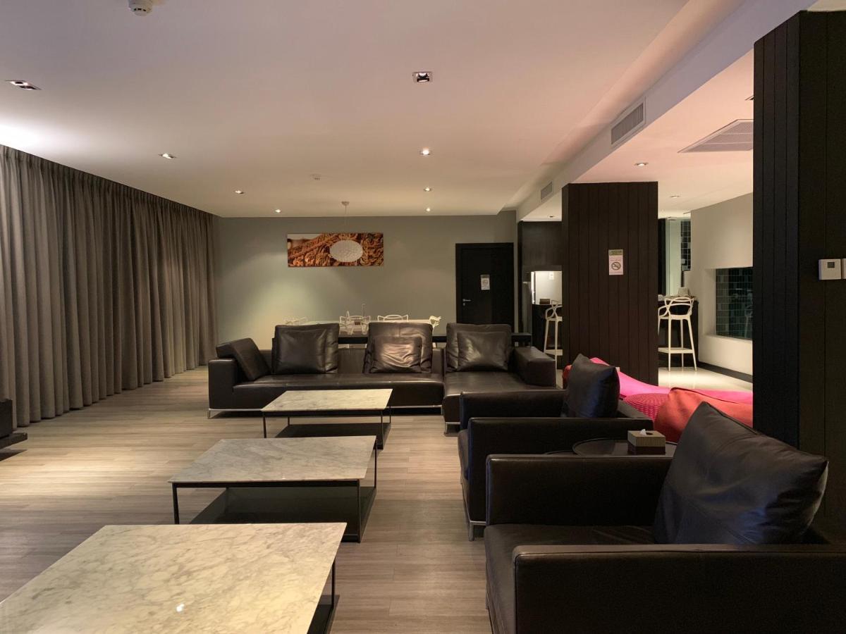 S Ratchada Leisure Hotel - Sha Plus Bangkok Exterior foto The lounge at the airport
